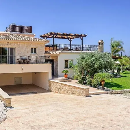 In Sleeps 6 Includes Swimming Pool Air Con And Wifi 9 * Latchi