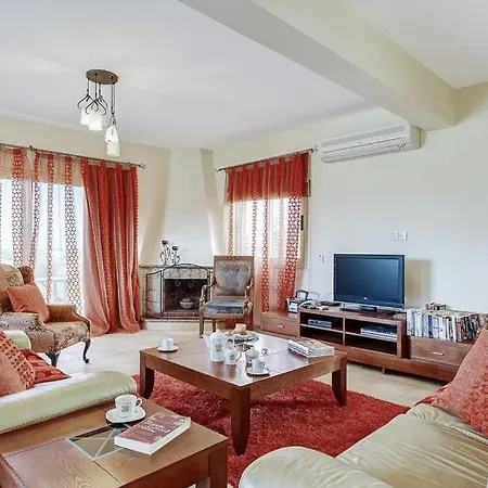Villa In Sleeps 6 Includes Swimming Pool Air Con And Wifi 9 *