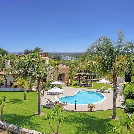 Villa In Sleeps 6 Includes Swimming Pool Air Con And Wifi 9 Latchi