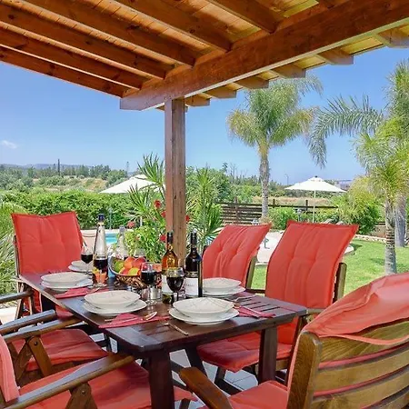 Villa In Sleeps 6 Includes Swimming Pool Air Con And Wifi 9 Latchi